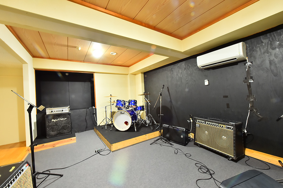 3-4 studio